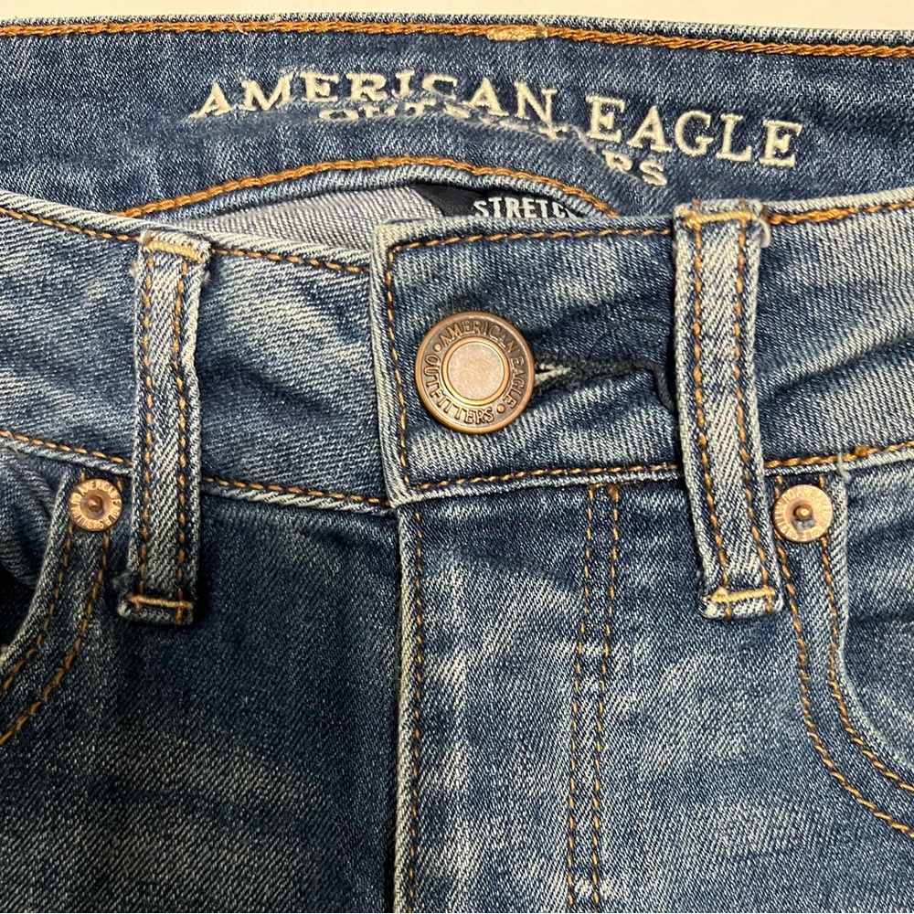 AMERICAN EAGLE - Picture 9 of 10
